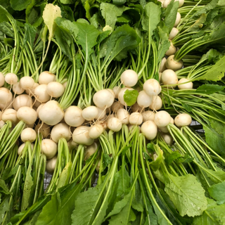 Turnips, Hakurei White Japanese with greens (1 bun)